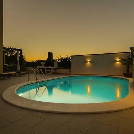 Cera 게스트하우스 4*