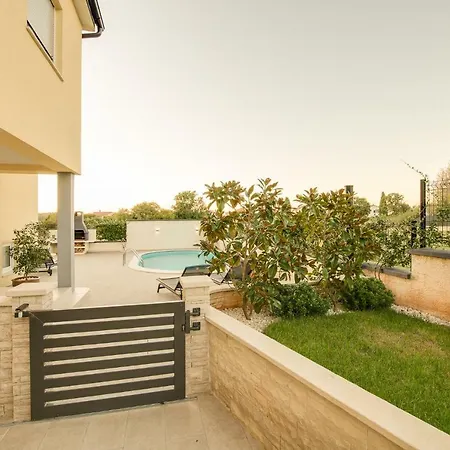 Guest house Cera Pula