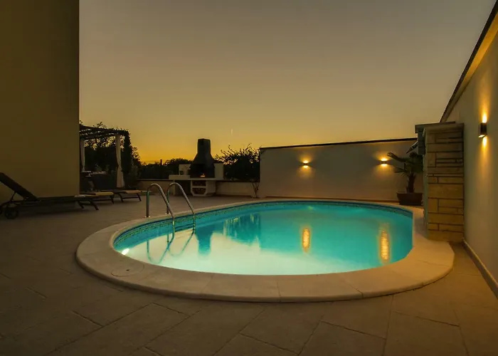 Cera 게스트하우스 4*